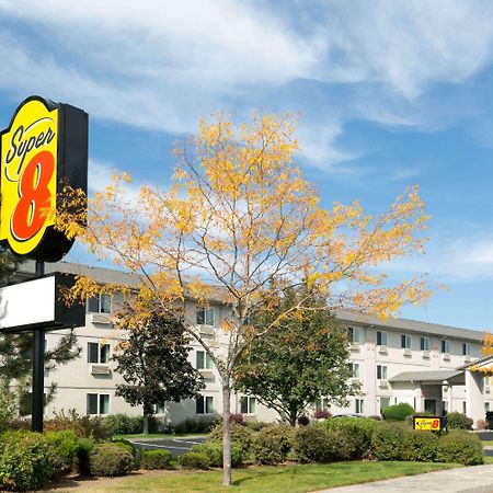 Super 8 By Wyndham Redmond Hotel Exterior foto